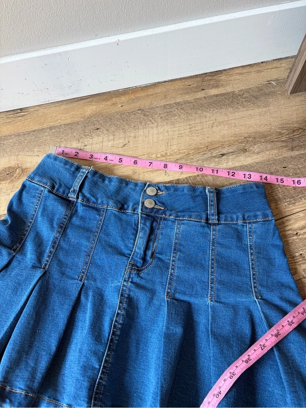 Y2K Early 2000s Hot Kiss Mid Rise Pleated Denim Mini Skirt Flirty